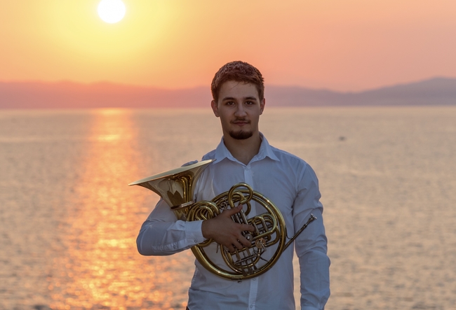 Валдхорнистът-чудо Виктор Теодосиев е победител в категория „Музика" и номиниран за наградата за полет в изкуството „Стоян Камбарев“