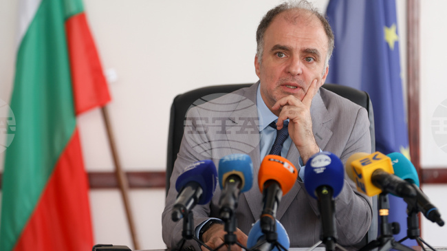 Сценичните изкуства се превръщат в бездънна яма в бюджета на Министерството на културата, каза служебният министър Найден Тодоров