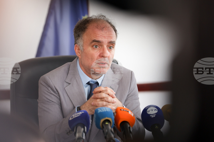 Performing Arts Are Becoming the Budget's Bottomless Pit, Culture Minister Says