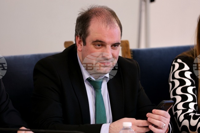 Народното събрание - Комисия по конституционни и правни