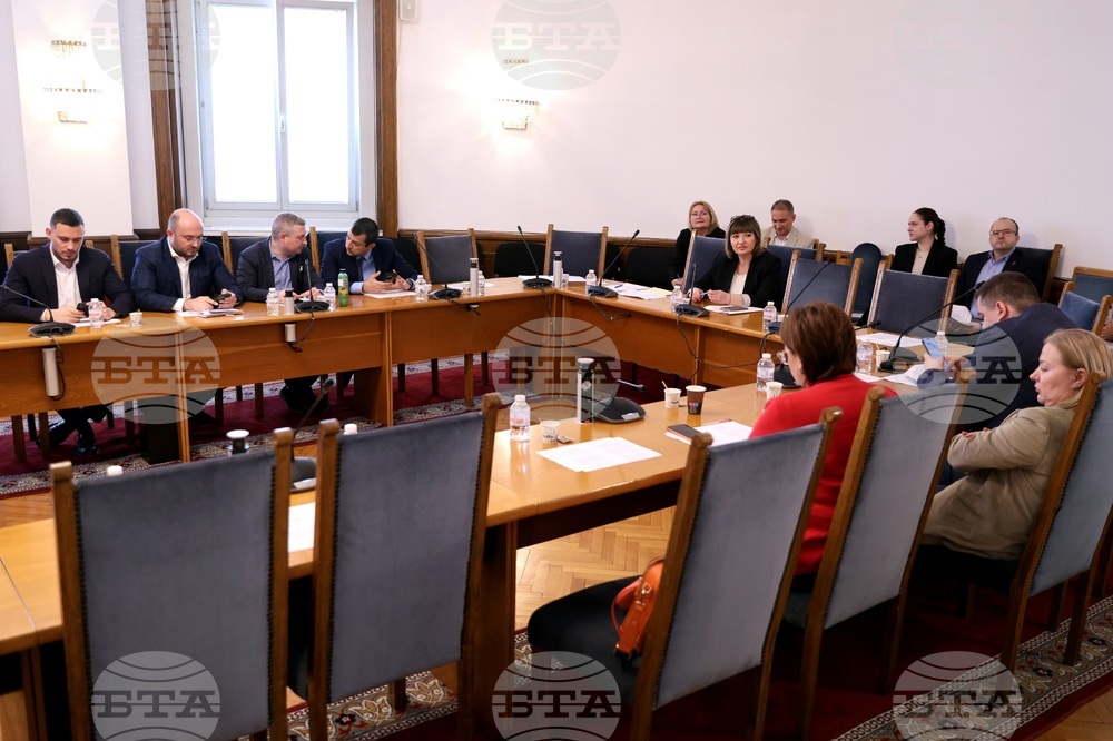 Народното събрание - Комисия по конституционни и правни