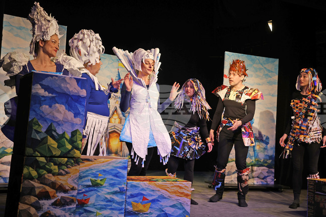 Екологичният спектакъл „Богато царство, бедно царство“ има премиера днес във Варна