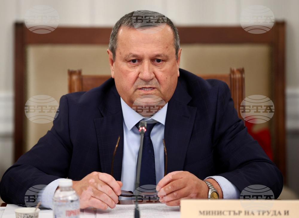 Around 60,000 Applications Expected for EUR 20 Fuel Compensation, Labour Minister Says