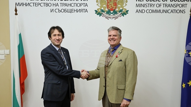 Стратегическите транспортни коридори обсъдиха служебният транспортен министър Корман Исмаилов и временният посланик на САЩ у нас Мартин Макдауъл 