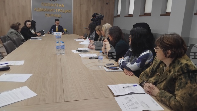 Институциите в област Перник работят заедно по Механизма за обхващане, включване и предотвратяване на отпадането на деца от образованието