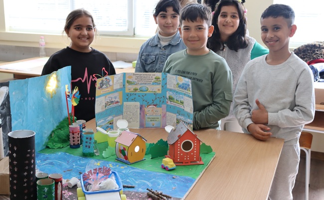 Творчески работилници по проект „Успех за теб“ събраха ученици от област Търговище