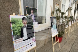 Казанлък - „ПроменениТЕ - за живота след приемната грижа“ - пътуваща изложба