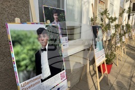 Казанлък - „ПроменениТЕ - за живота след приемната грижа“ - пътуваща изложба