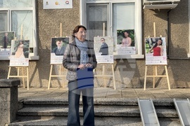 Казанлък - „ПроменениТЕ - за живота след приемната грижа“ - пътуваща изложба