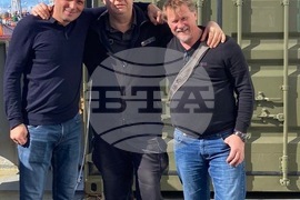 Антарктика през погледа на екипажа на НИК 421 - Димитър Димитров