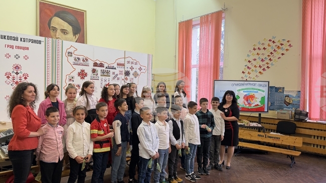 Ученици от СУ „Николай Катранов“ в Свищов се включиха в националната инициатива "Да завъртим въртележката на парите - заедно"