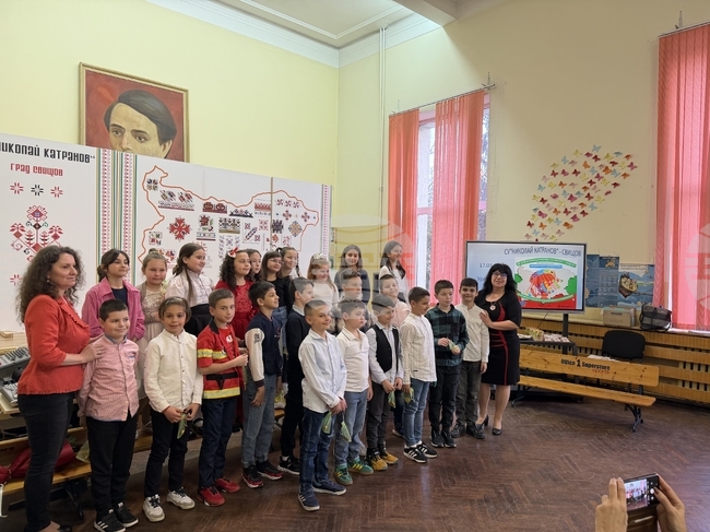 Ученици от СУ „Николай Катранов“ в Свищов се включиха в националната инициатива "Да завъртим въртележката на парите - заедно"