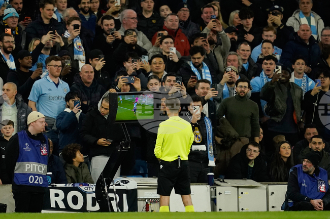 УЕФА няма да премахне ВАР, но ще оптимизира работата му