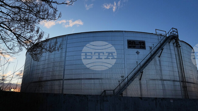 Петролните котировки поеха надолу след рязкото покачване вчера