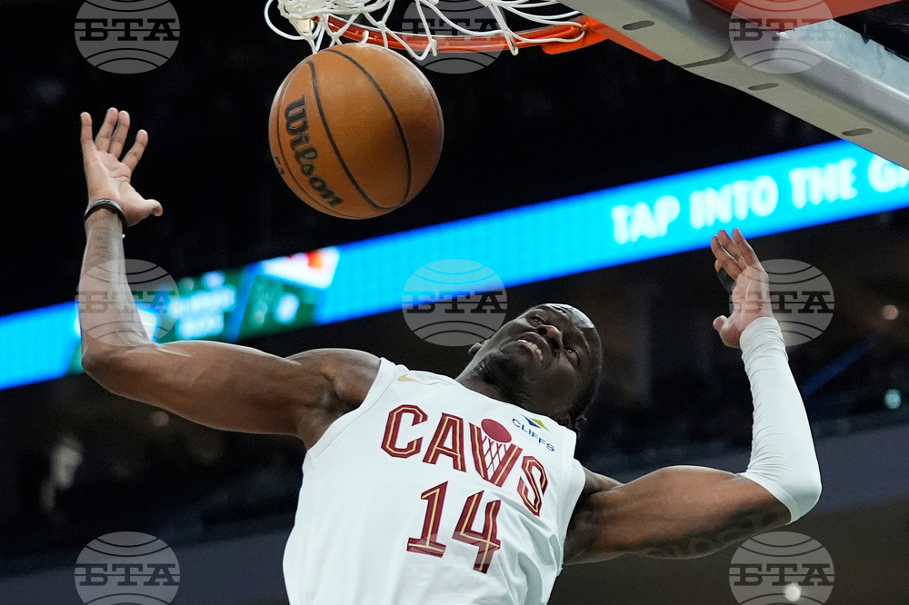 Cavaliers Bucks Basketball
