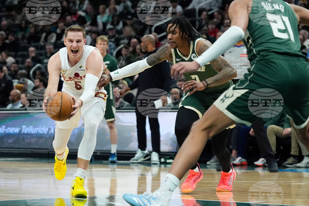 Cavaliers Bucks Basketball