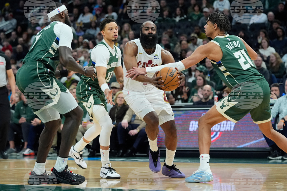 Cavaliers Bucks Basketball