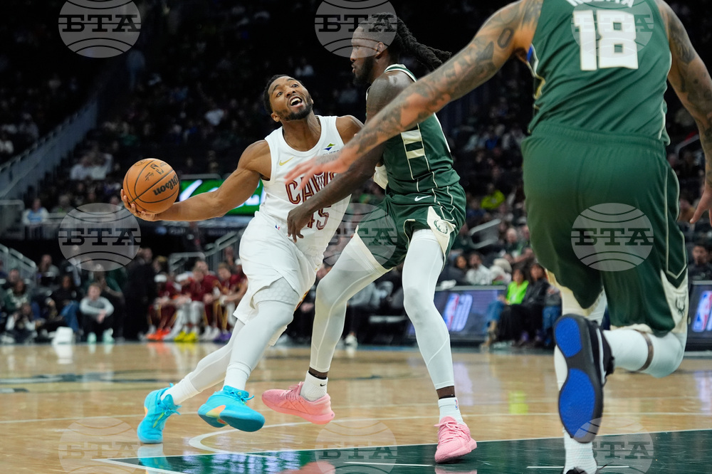 Cavaliers Bucks Basketball