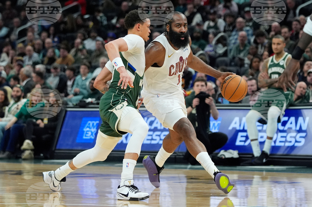 Cavaliers Bucks Basketball