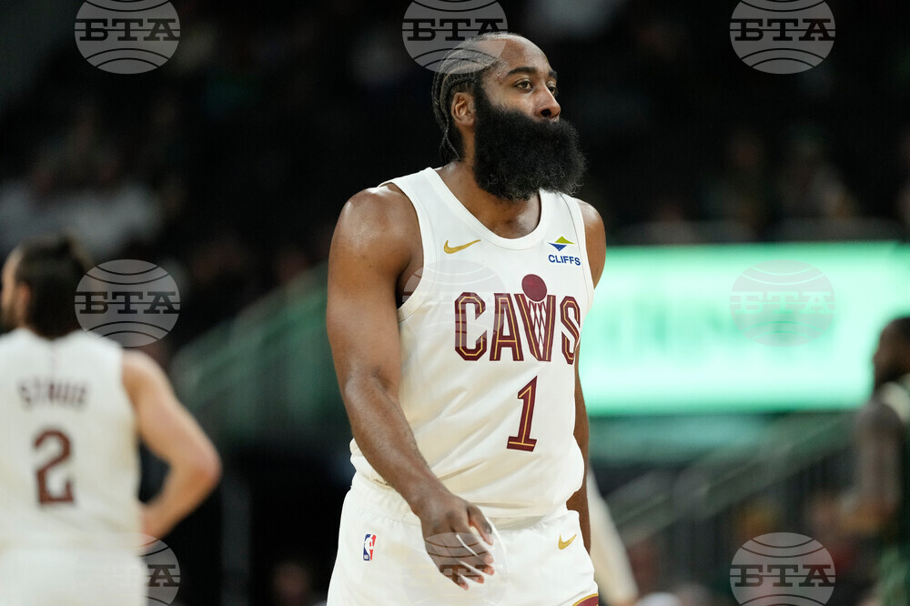 Cavaliers Bucks Basketball