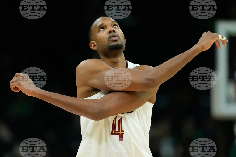 Cavaliers Bucks Basketball