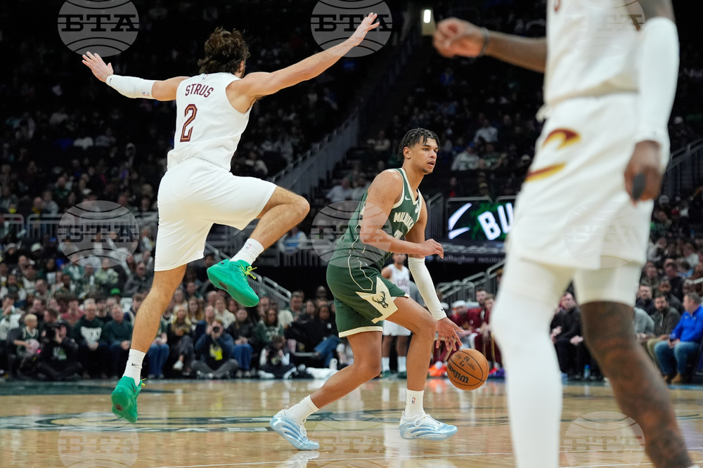 Cavaliers Bucks Basketball