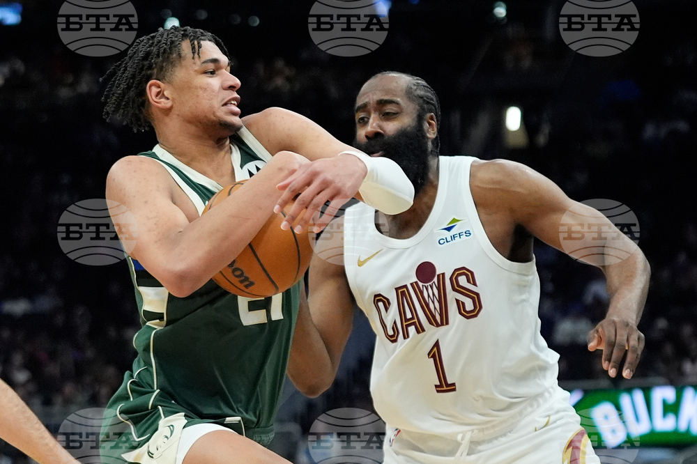 Cavaliers Bucks Basketball