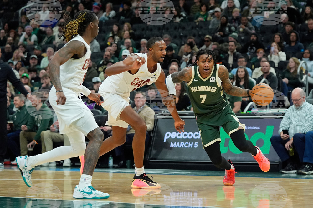 Cavaliers Bucks Basketball