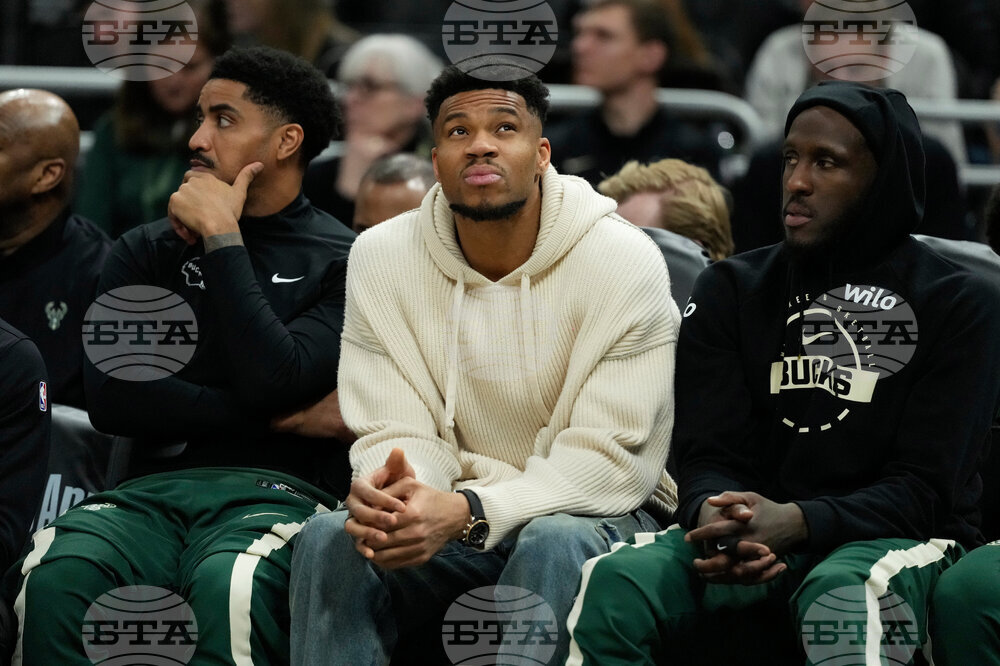 Cavaliers Bucks Basketball