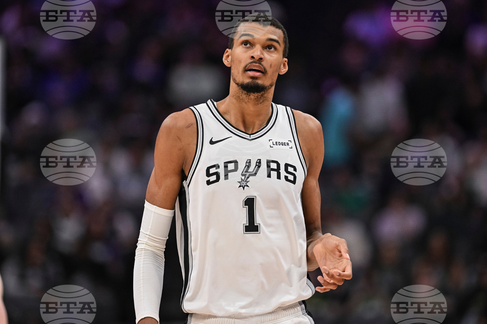 Spurs Kings Basketball