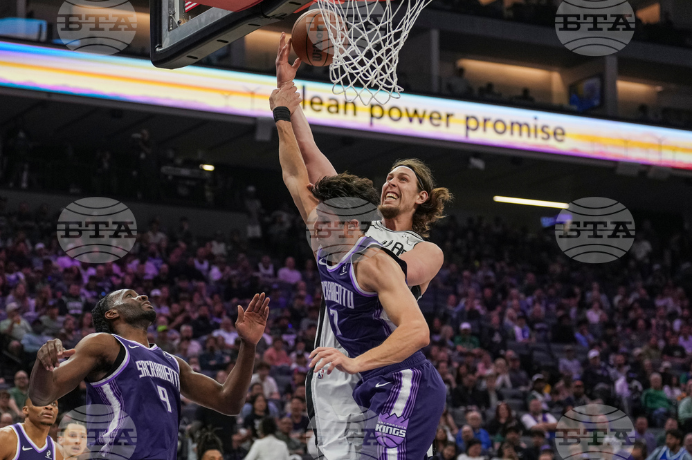 Spurs Kings Basketball