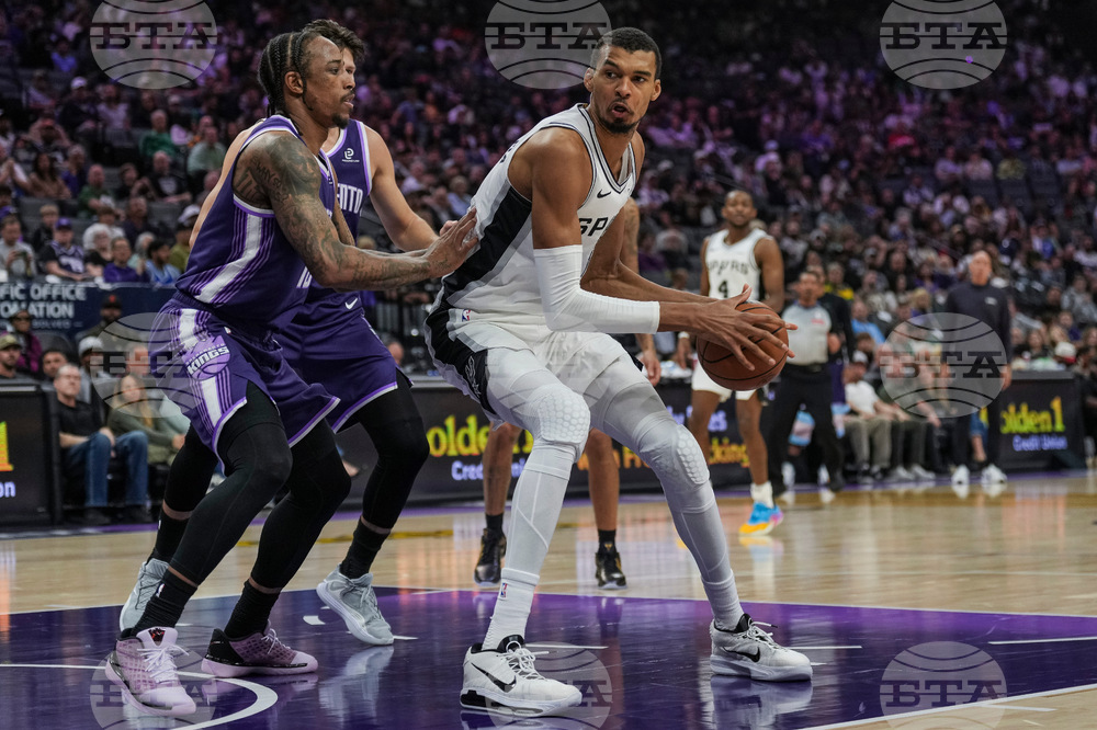 Spurs Kings Basketball