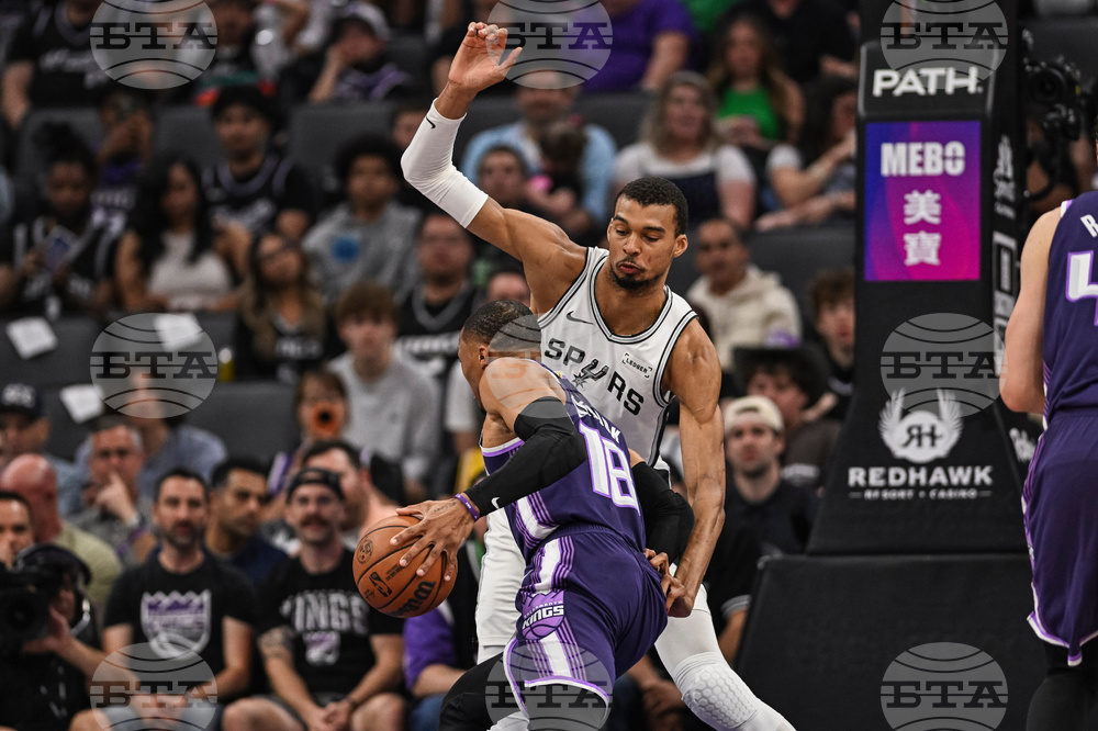 Spurs Kings Basketball