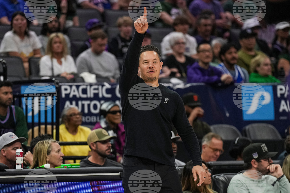 Spurs Kings Basketball