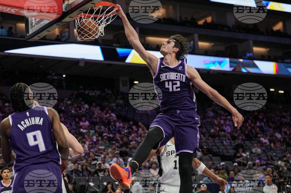 Spurs Kings Basketball