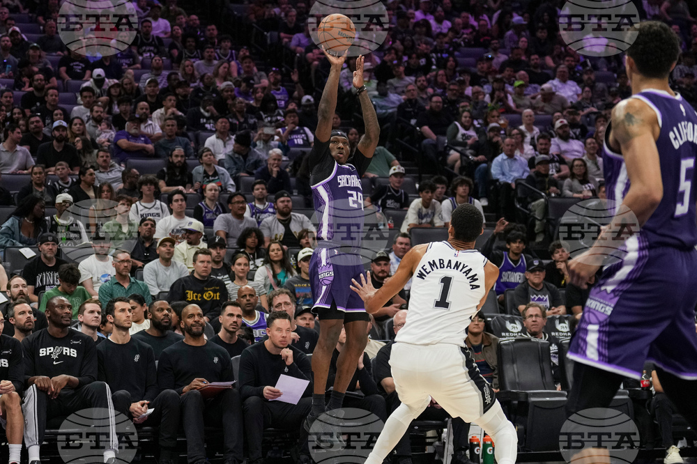 Spurs Kings Basketball