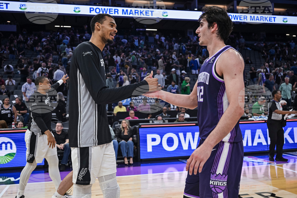 Spurs Kings Basketball