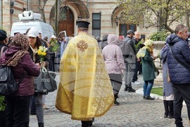 Румъния - литийно шествие “Процесия на цветята” в Букурещ