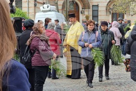 Румъния - литийно шествие “Процесия на цветята” в Букурещ