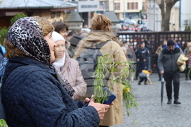 Румъния - литийно шествие “Процесия на цветята” в Букурещ
