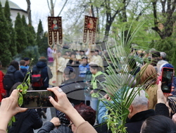 Румъния - литийно шествие “Процесия на цветята” в Букурещ