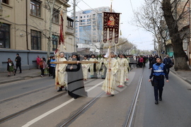 Румъния - литийно шествие “Процесия на цветята” в Букурещ