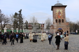 Румъния - литийно шествие “Процесия на цветята” в Букурещ