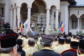 Румъния - литийно шествие “Процесия на цветята” в Букурещ