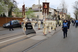 Румъния - литийно шествие “Процесия на цветята” в Букурещ