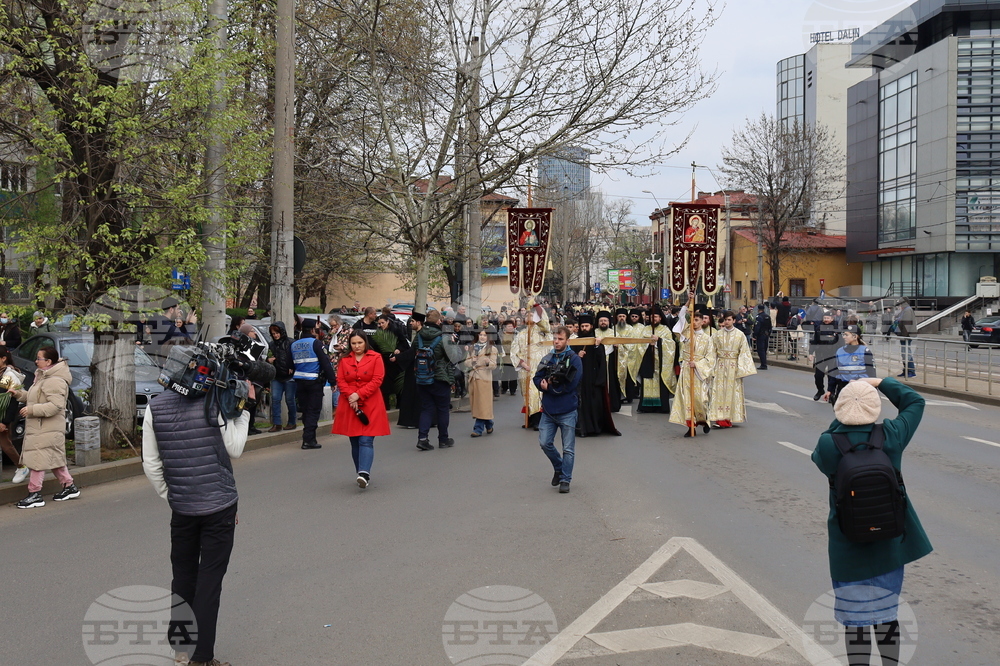 Румъния - литийно шествие “Процесия на цветята” в Букурещ