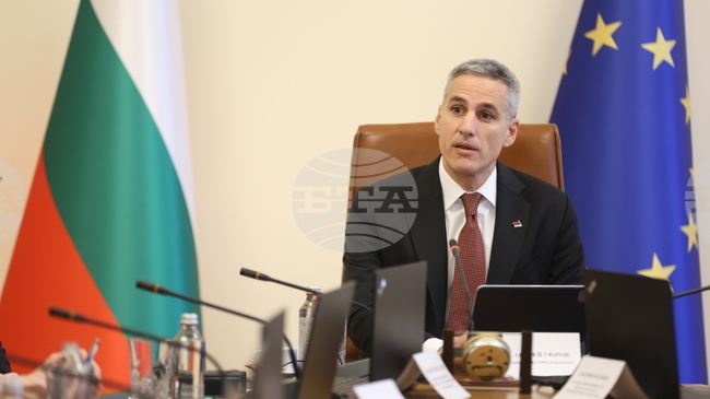 Някои хора много се страхуват от честни избори, затова атаките за легитимността ми са целенасочени, каза служебният премиер Андрей Гюров 