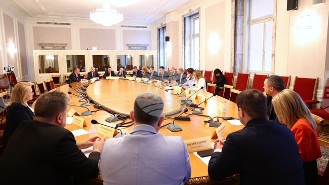 Парламентарната Комисия по енергетика поиска изслушване на служебния премиер във връзка с позицията на МС на предстоящото заседание на Европейския съвет