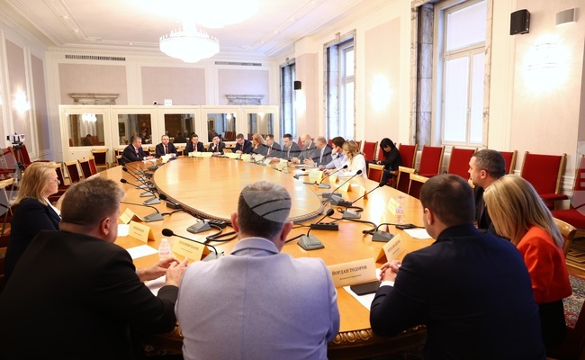 Парламентарната Комисия по енергетика поиска изслушване на служебния премиер във връзка с позицията на МС на предстоящото заседание на Европейския съвет