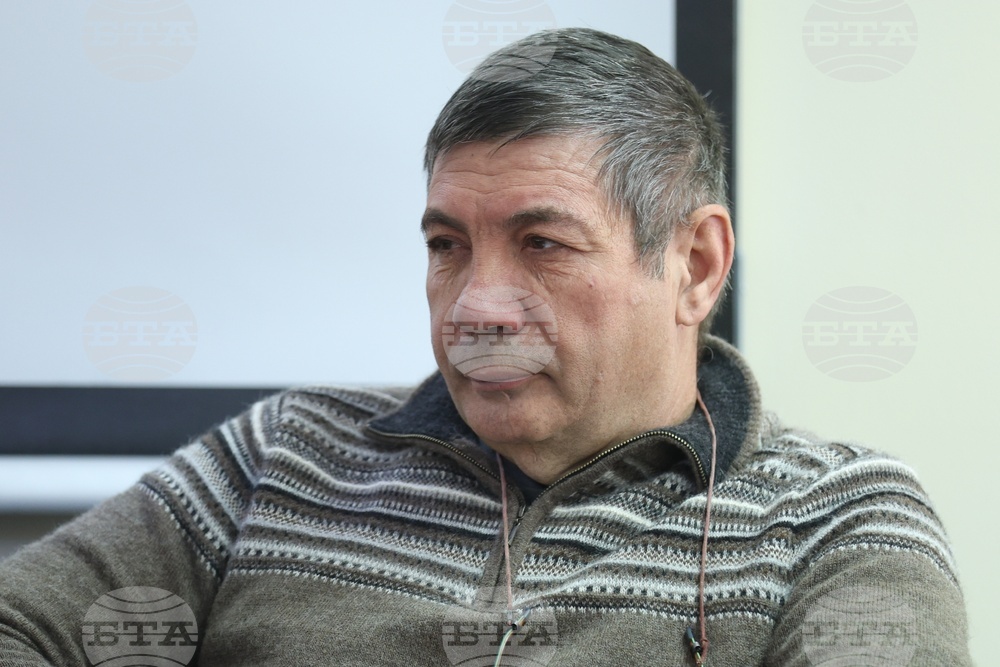 Университет по застраховане и финанси - конференция - Иван Иванов